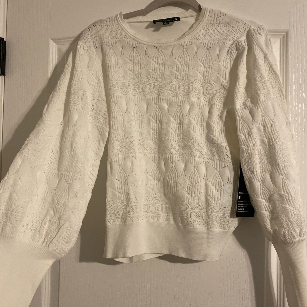 Women’s Broadway 38 size Large white sweater - Picture 3 of 7